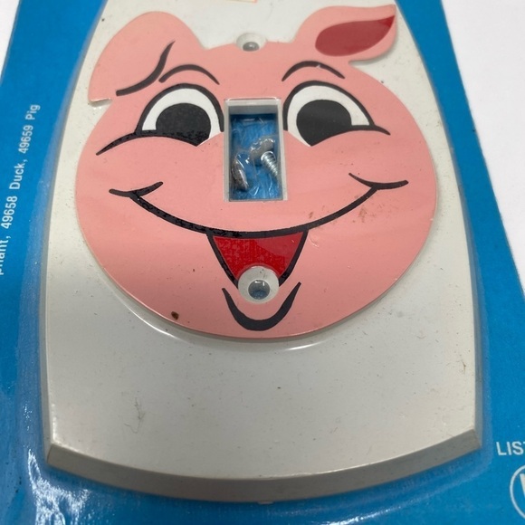 Single Childrens Light Switch Wall Plate Snapit Plastic Pink Pig 1960's - Picture 2 of 4